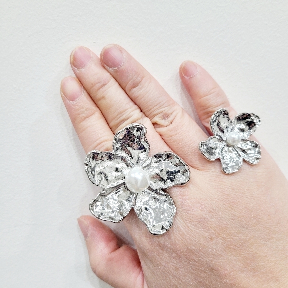 Brand New Silver Tone Pearl  Double Fingers Ring